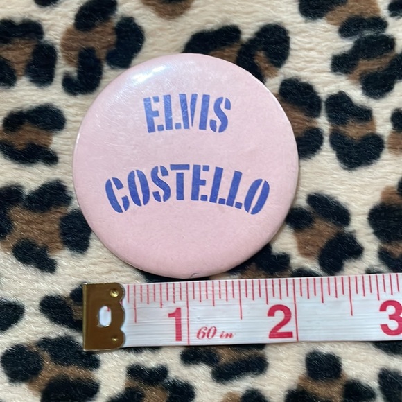 ELVIS COSTELLO 🎸 Vintage Rock Button Pin Pinback Collectible Punk Music Wave - Picture 6 of 12